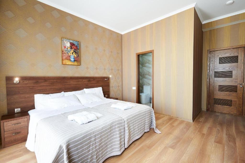 The Hilltop Skyline Hotel Tbilisi Exterior foto